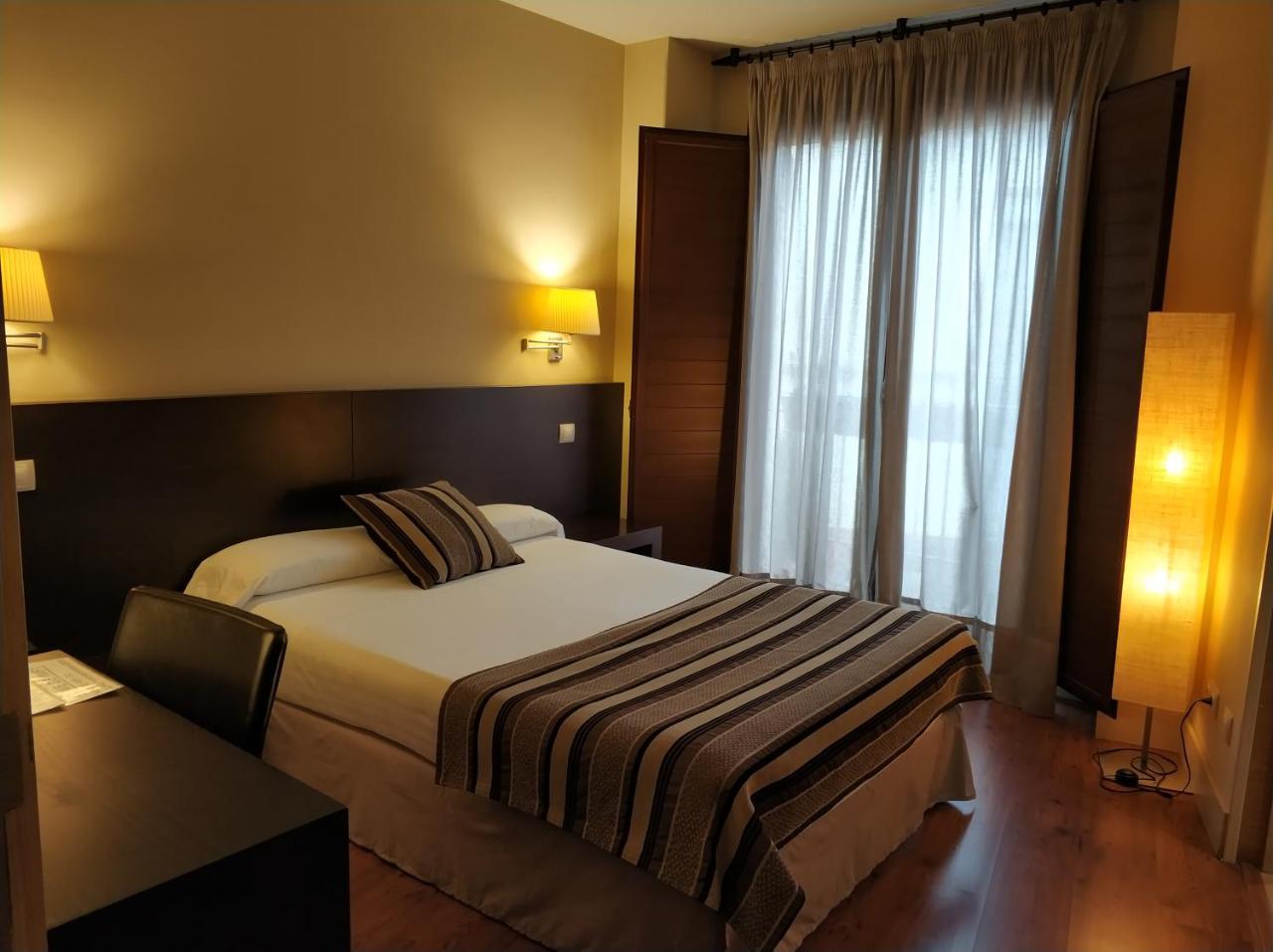 Hotel Puerta Del Arco Tudela de Duero Ngoại thất bức ảnh